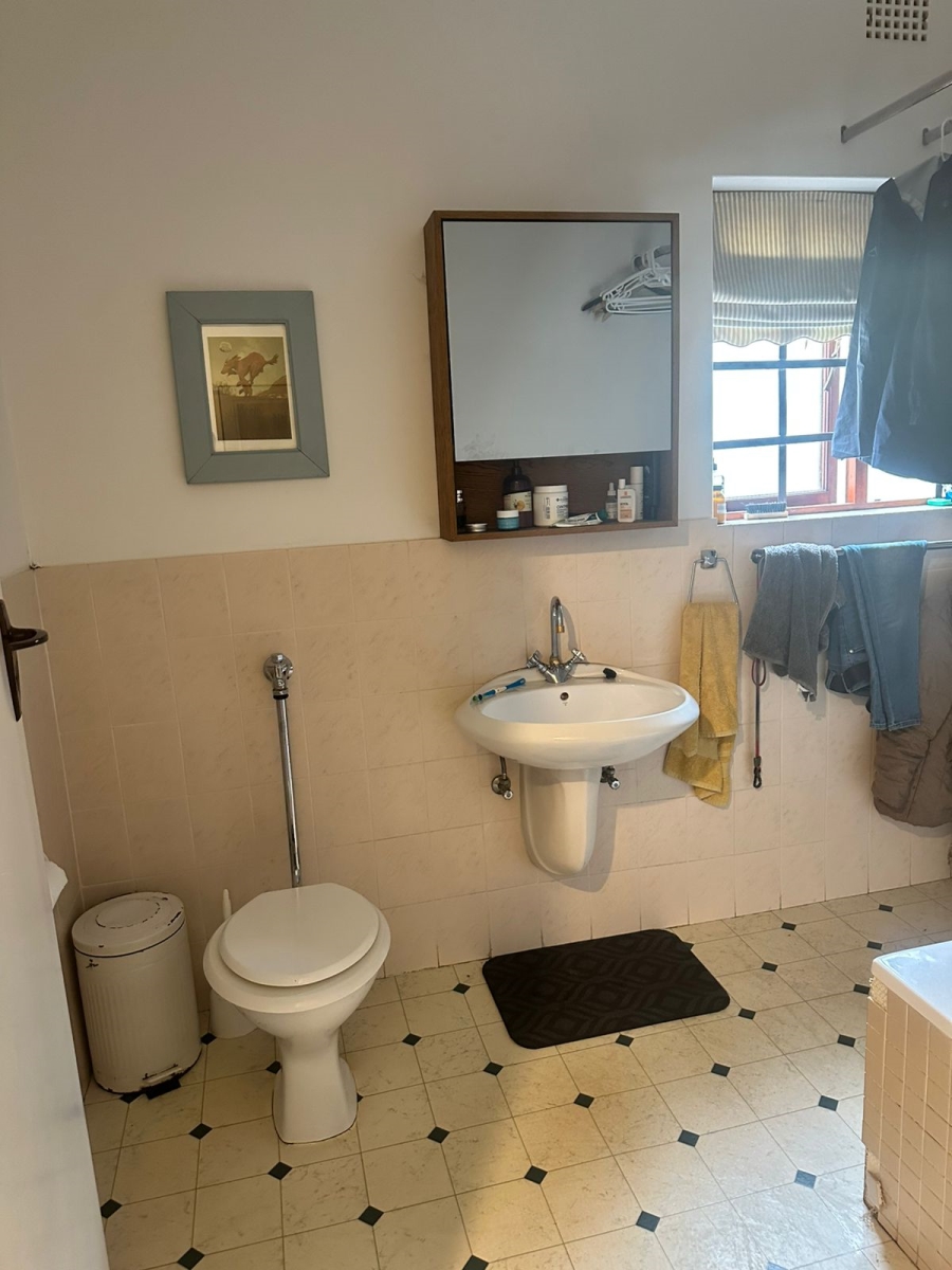 To Let 3 Bedroom Property for Rent in Wynberg Upper Western Cape